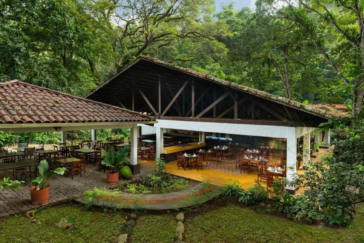 Lapas Jungle Village Station touristique 3*