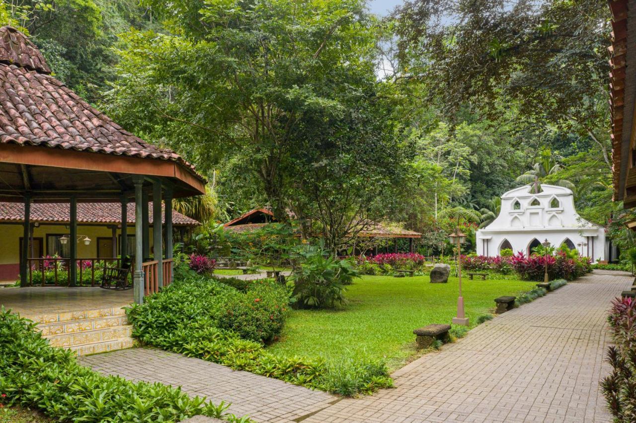 Lapas Jungle Village Station touristique 3*